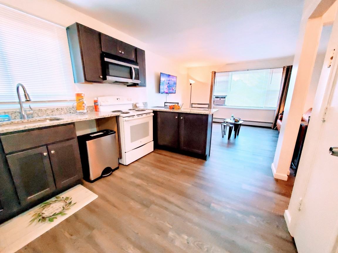 Webster Hill Suites - Photo 4 of 21