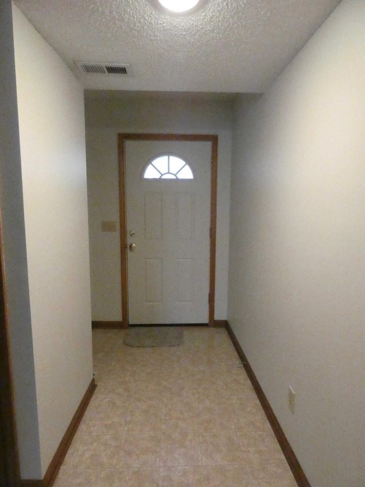 5613 Nw 66th Ter - Photo 2 of 10