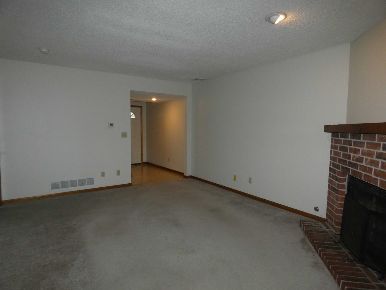 5613 Nw 66th Ter - Photo 3 of 10