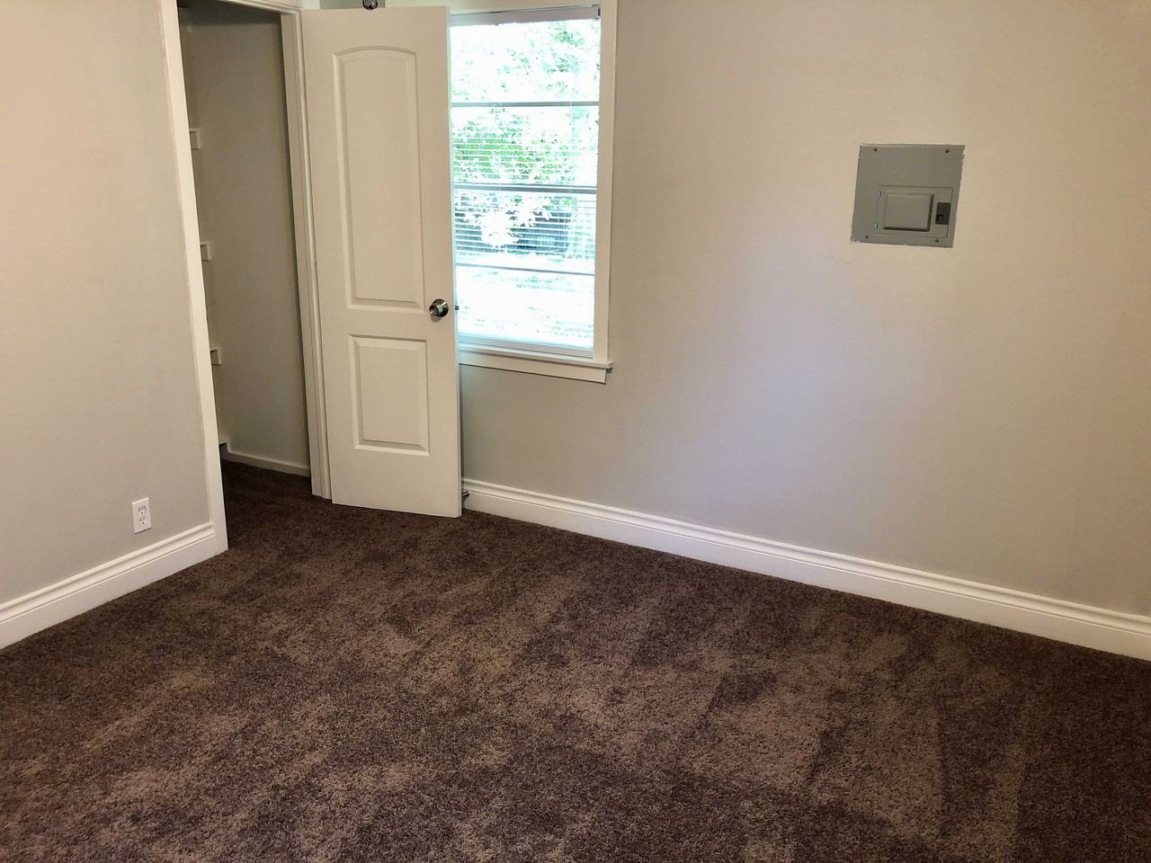 8606 Greiner Dr - Photo 3 of 25