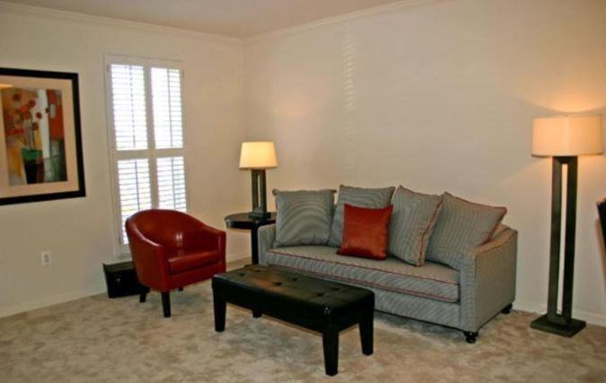 1607 Potomac Greens Drive #A - Photo 3 of 14