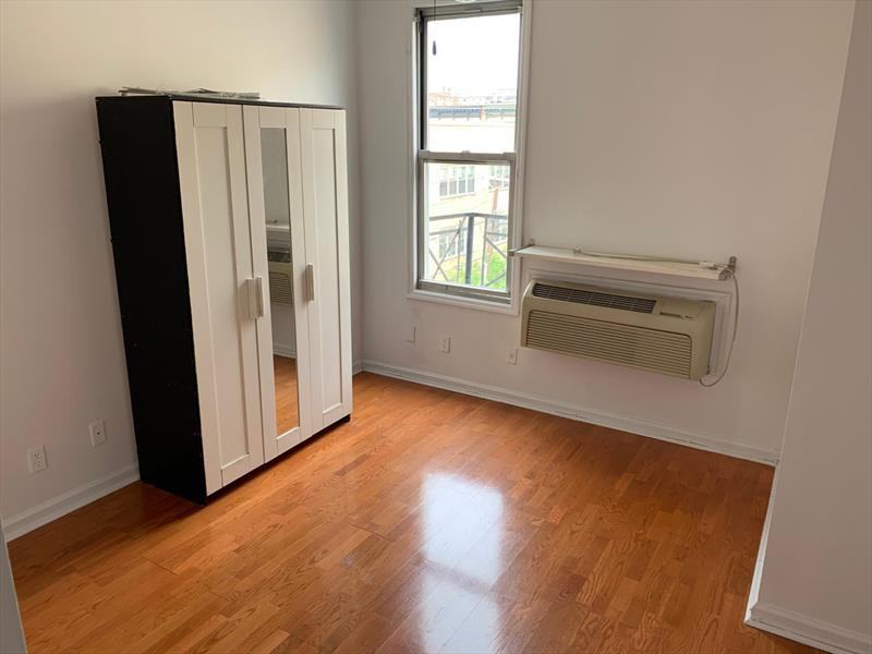 504 4th Street #6 - Photo 7 of 10