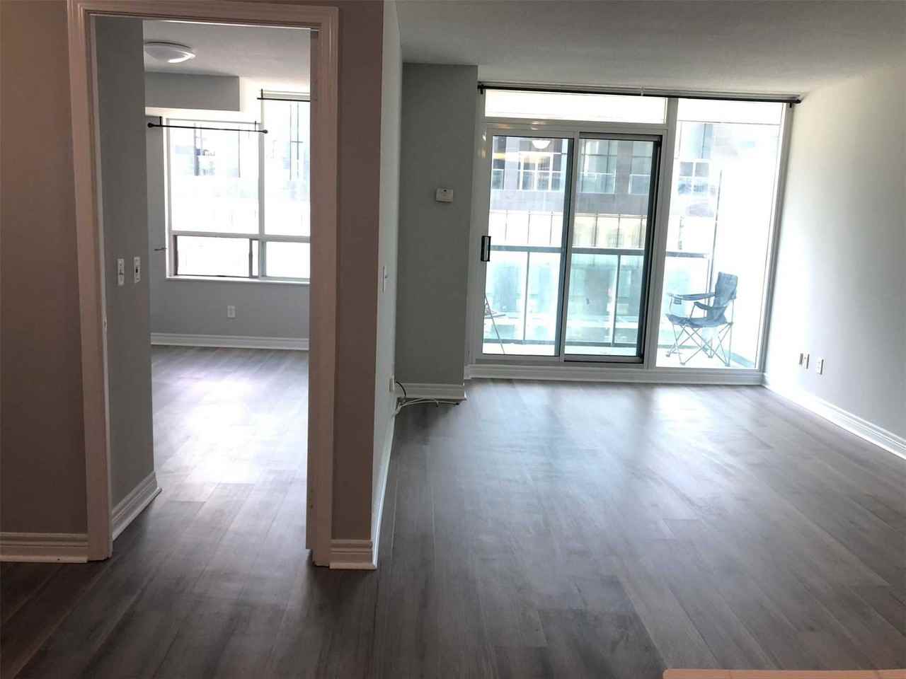 51 Lower Simcoe Street ##319 - Photo 2 of 20