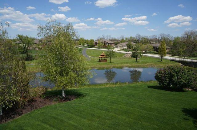 19209 Loveland Ct - Photo 2 of 26