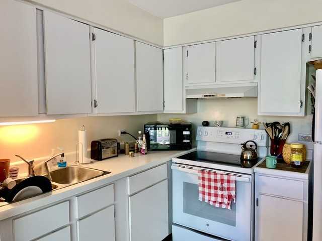 830 Waterview Cir #6 - Photo 3 of 10