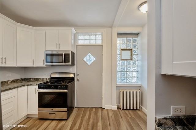 4831 W Roscoe St #2 - Photo 3 of 10