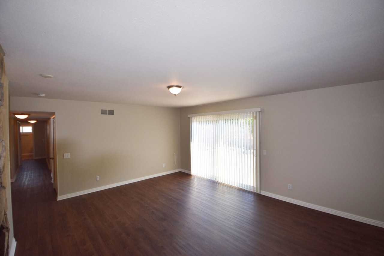 5711 Arden Ave - Photo 3 of 13