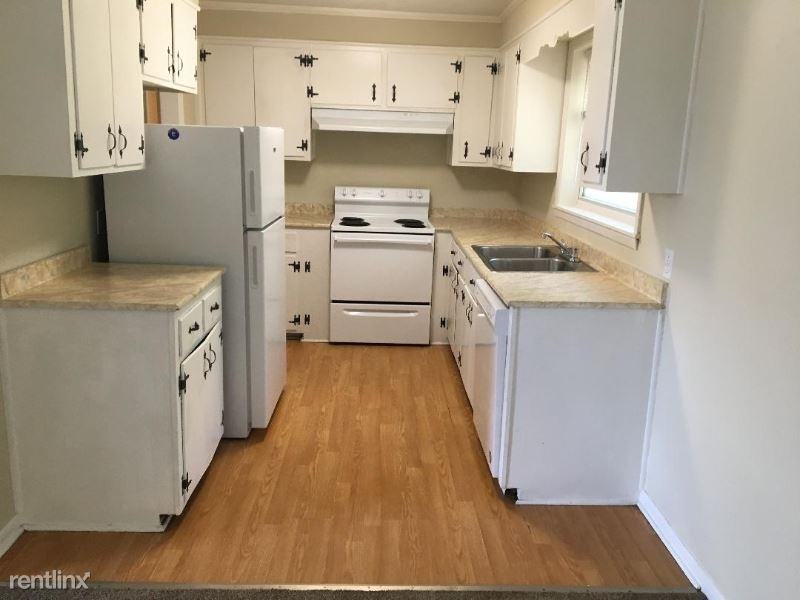 2601 Parkway Dr - Photo 3 of 9
