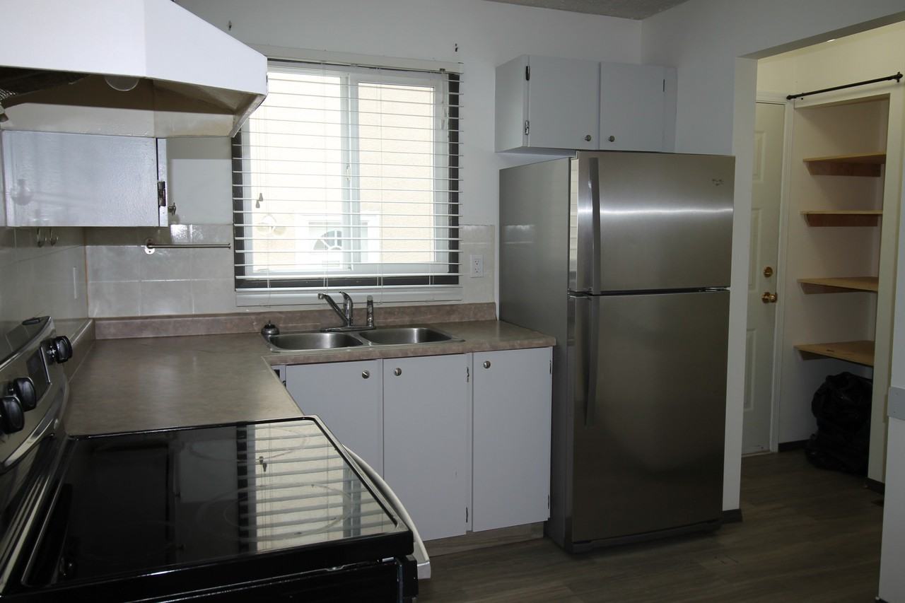 13821A 114 St Nw - Photo 3 of 11