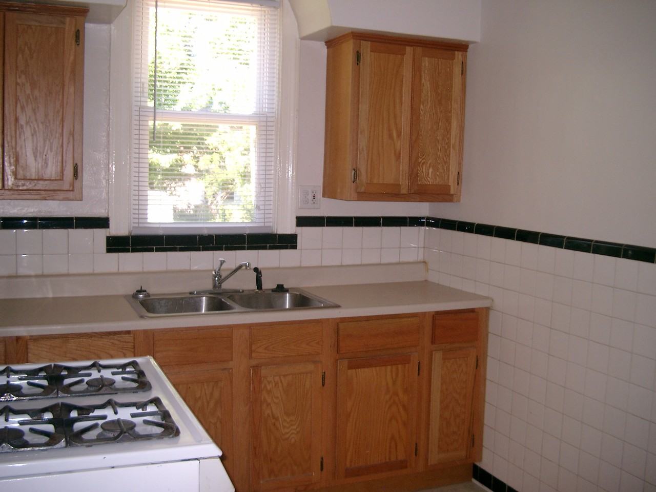 8741 Bridgeport Ave - Photo 2 of 7