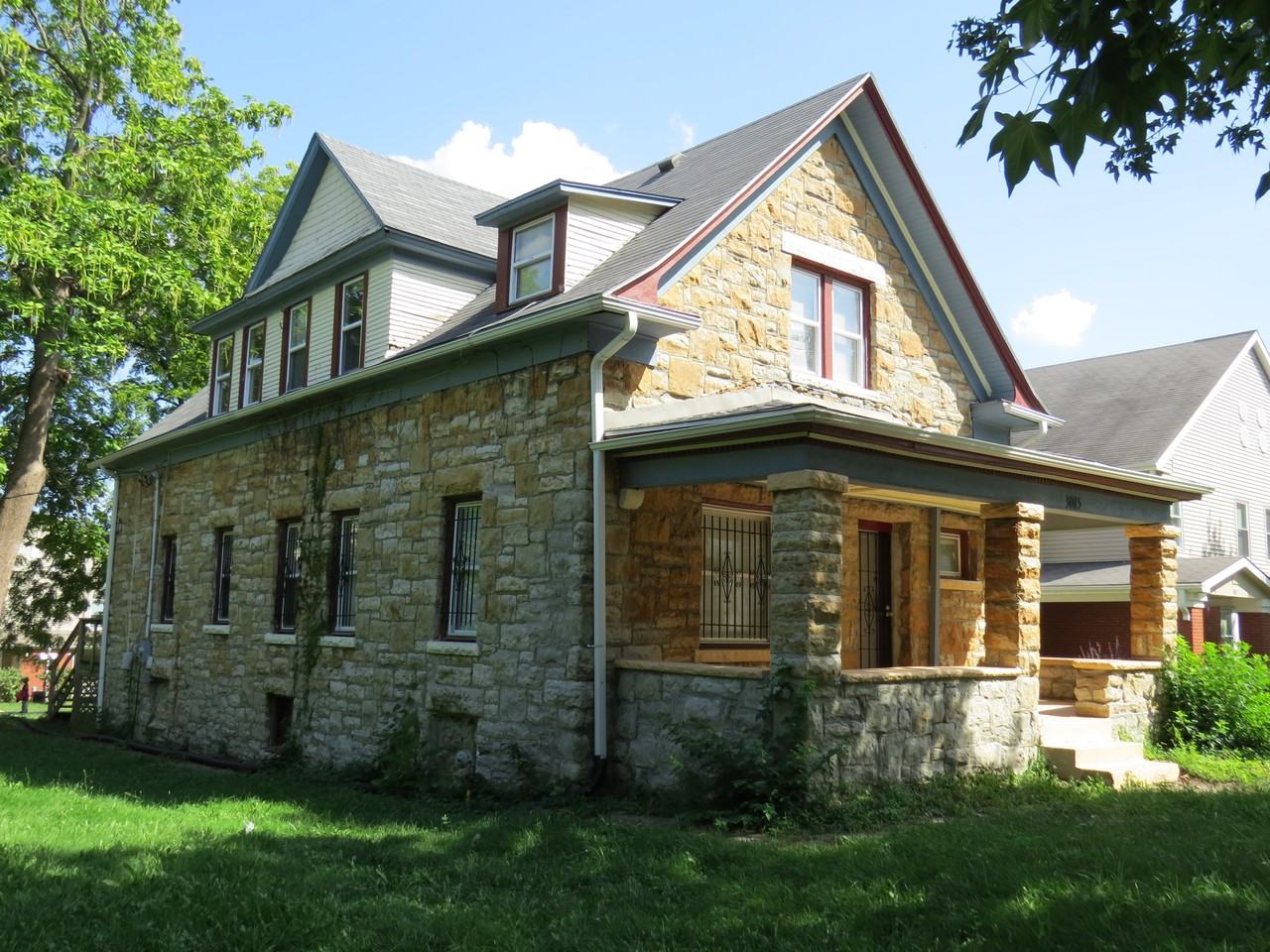 3015 Montgall Ave - Photo 3 of 26