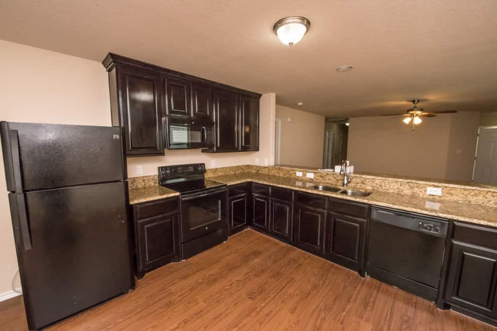 1704 Wickham Dr - Photo 2 of 15