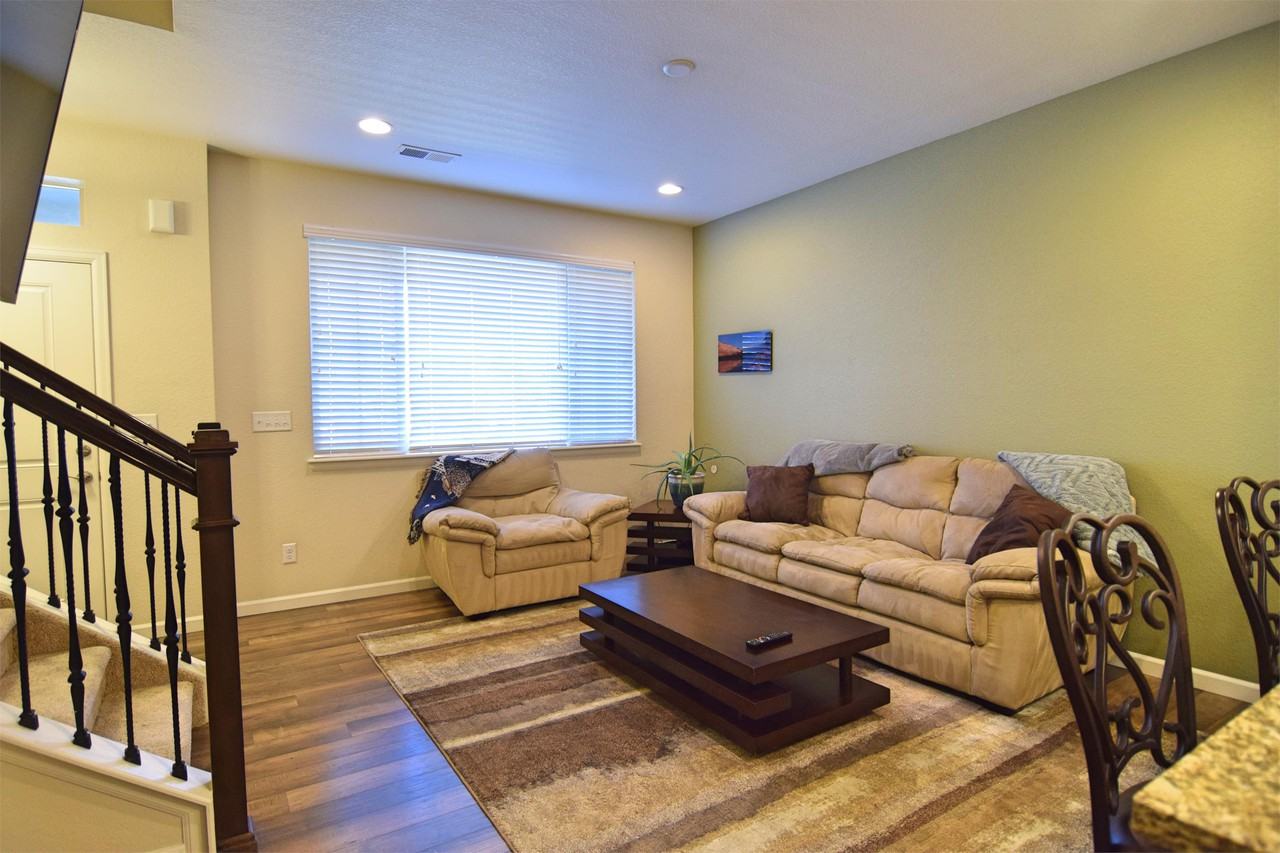 9044 East Phillips Drive - 1 - Photo 2 of 28