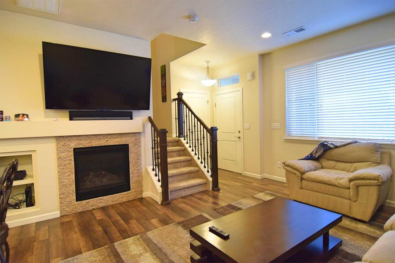 9044 East Phillips Drive - 1 - Photo 3 of 28