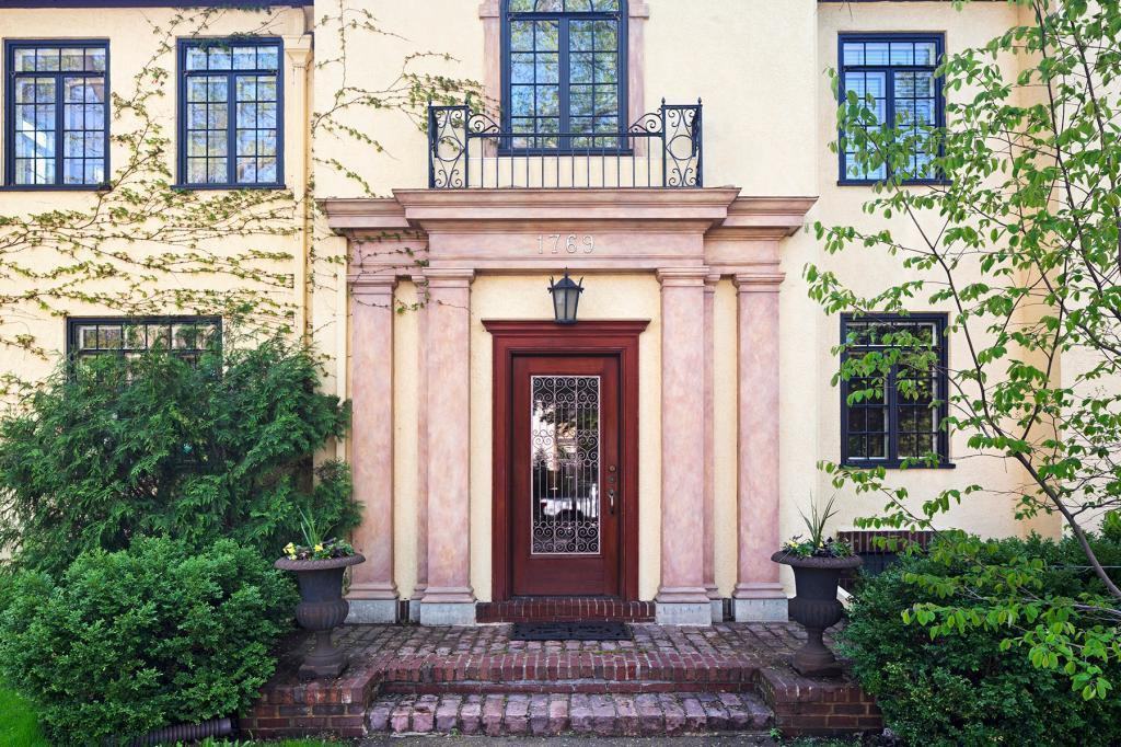 1769 Dupont Ave S Unit 1 - Photo 2 of 41