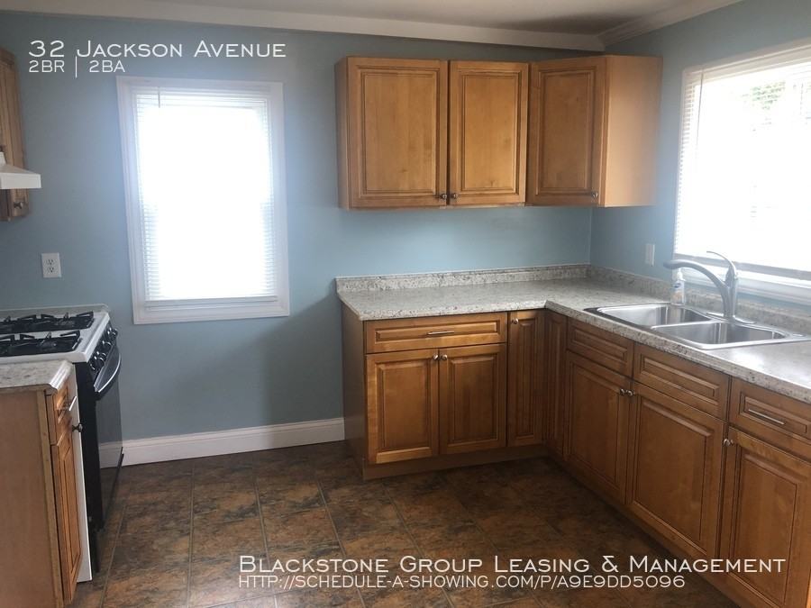 32 Jackson Ave - Photo 3 of 13