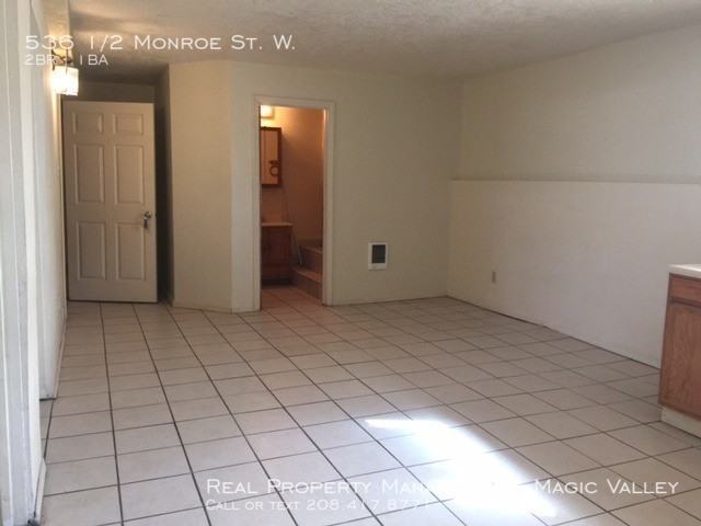 536 1/2 Monroe St - Photo 2 of 11