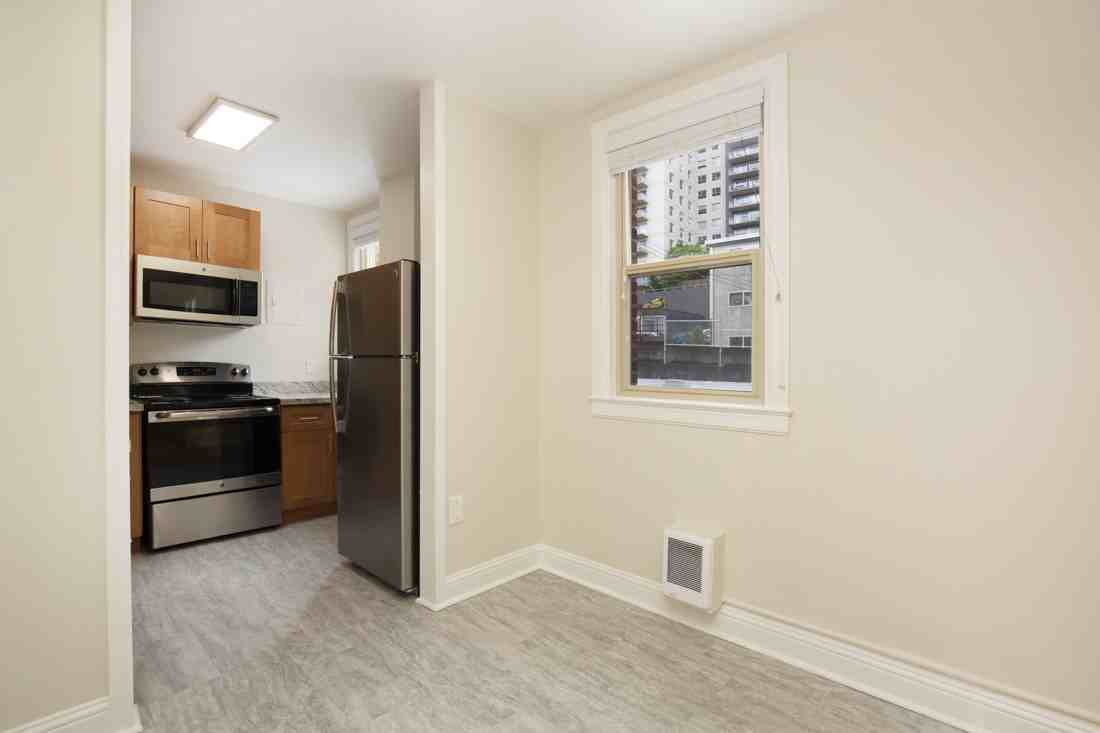 Stockbridge Apartment Homes 1330 Boren Ave, Seattle, WA 98101