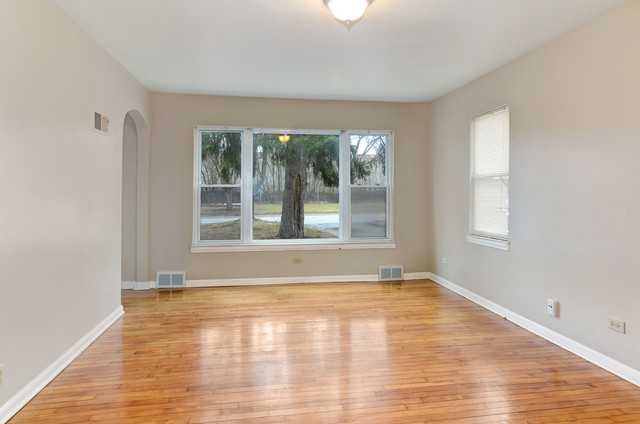 514 Mills St - Photo 3 of 11