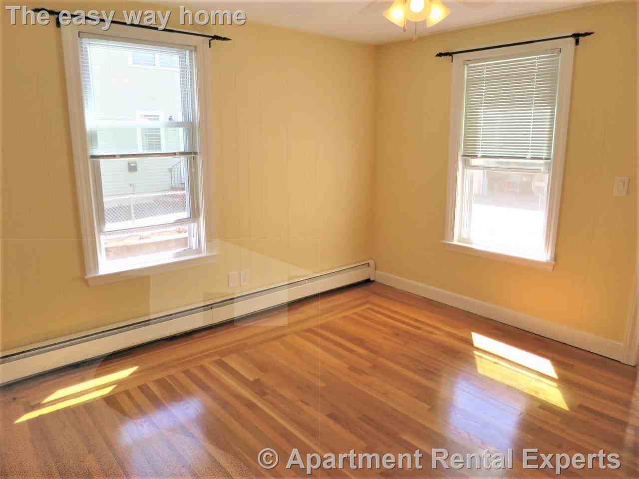 34 Trowbridge St 1 - Photo 3 of 9