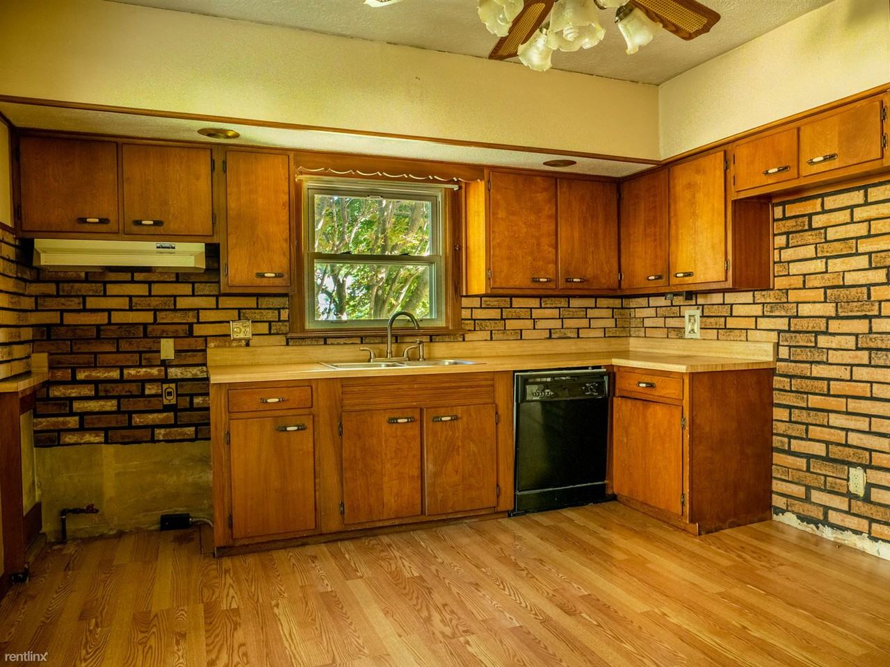 71 Woodrow Ave - Photo 2 of 7