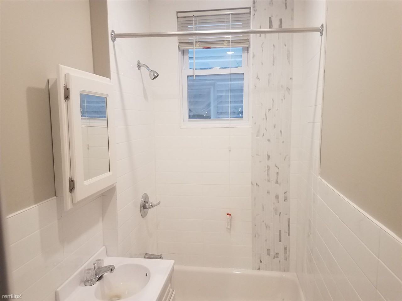 211 Woodward St - Photo 2 of 12