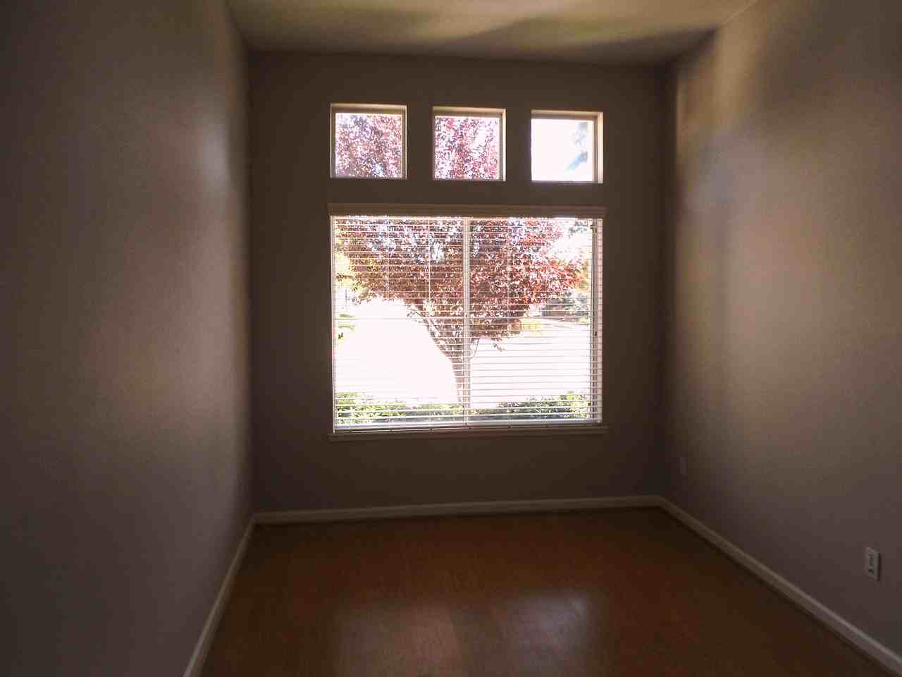 1619 Palatia Dr - Photo 3 of 10