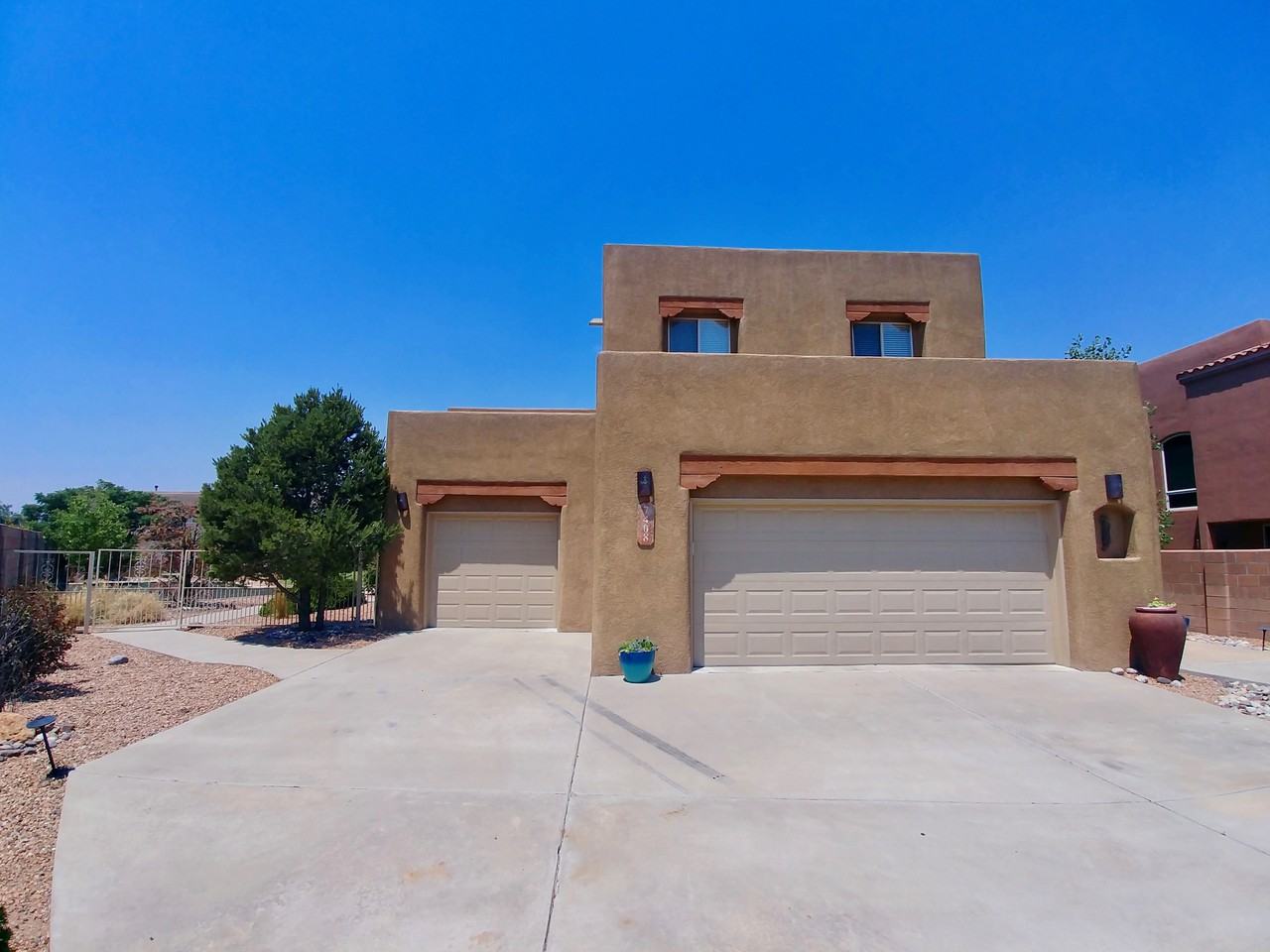 7408 Blue Holly Ct Ne - Photo 3 of 50