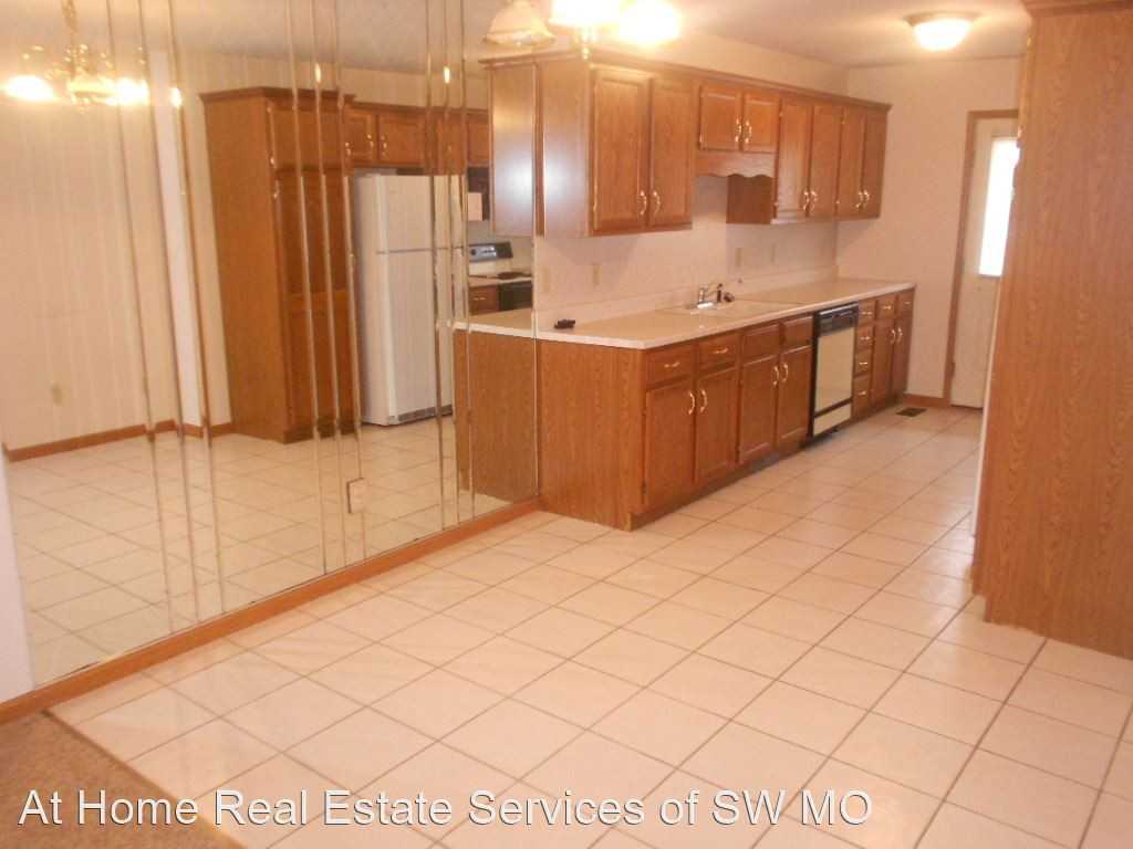 805-807 Foxx - Photo 2 of 14