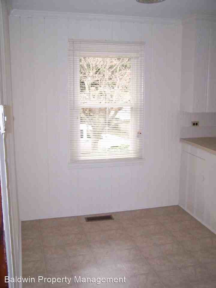 1923 Dacian St - Photo 2 of 6