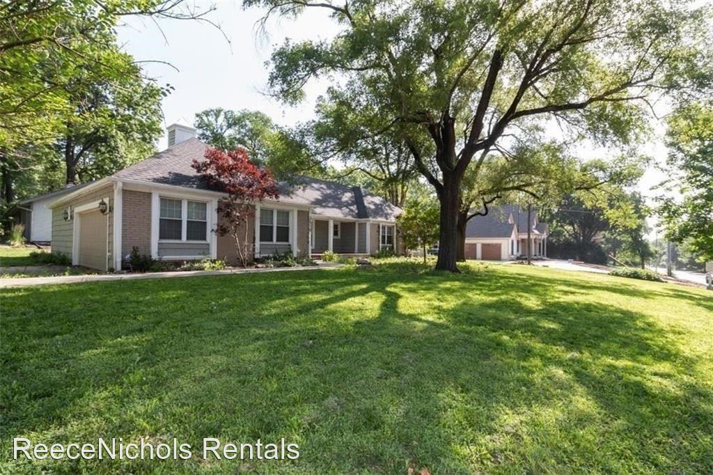 3810 W 63rd St - Photo 2 of 24