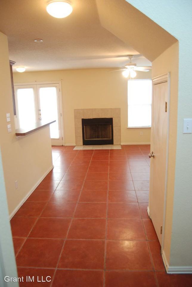 2715 NW 17th St. - Photo 2 of 12