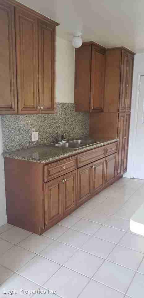 208 N Orange Ave - Photo 2 of 17