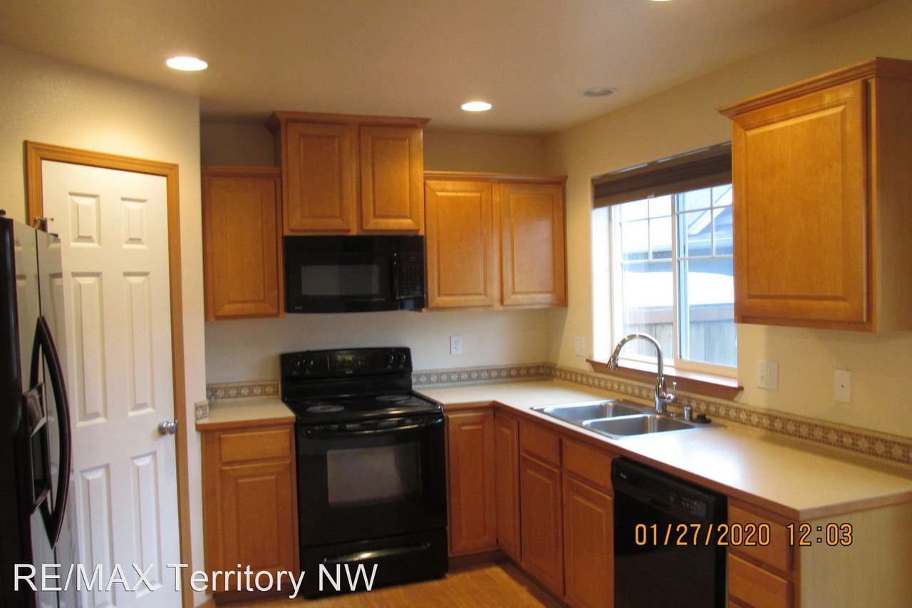 314 Helen St - Photo 3 of 10