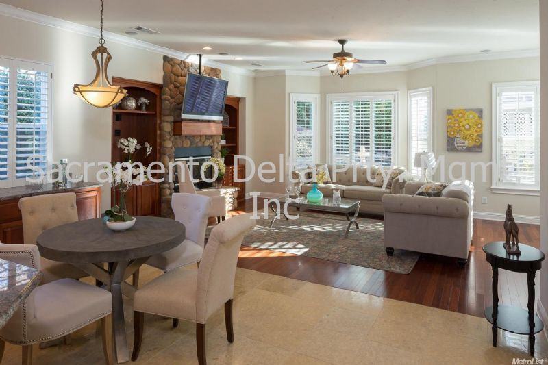 156 Chimney Bluff Ct - Photo 3 of 19