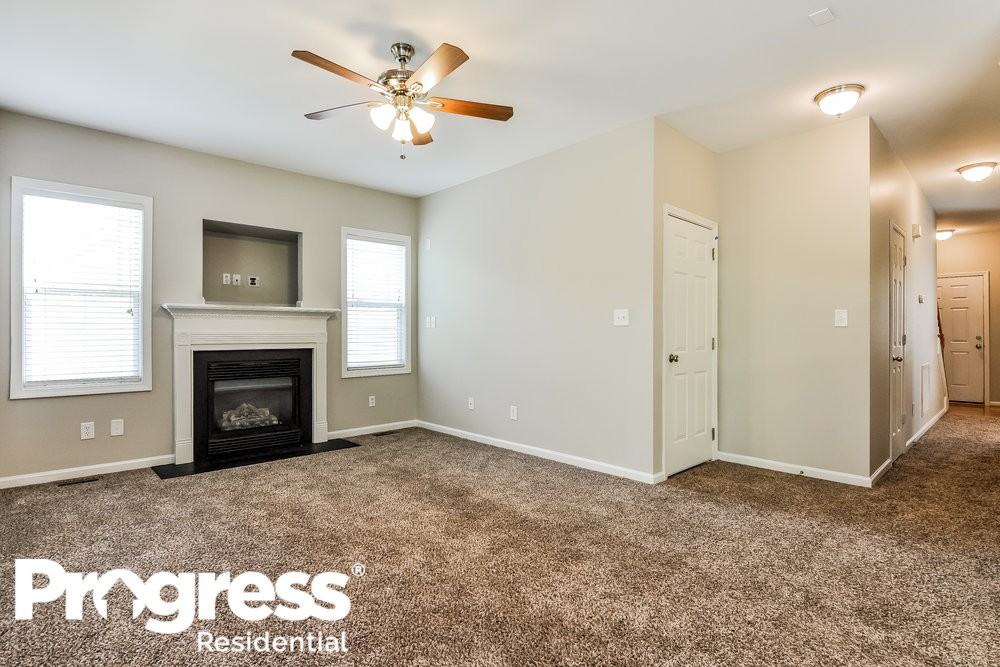 220 Willowbrook Cir - Photo 2 of 15