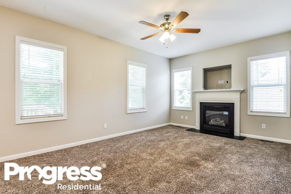220 Willowbrook Cir - Photo 3 of 15