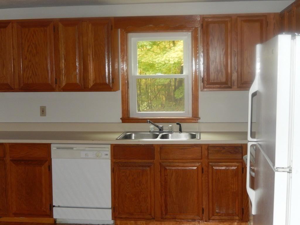 103 Spruce St - Photo 2 of 6