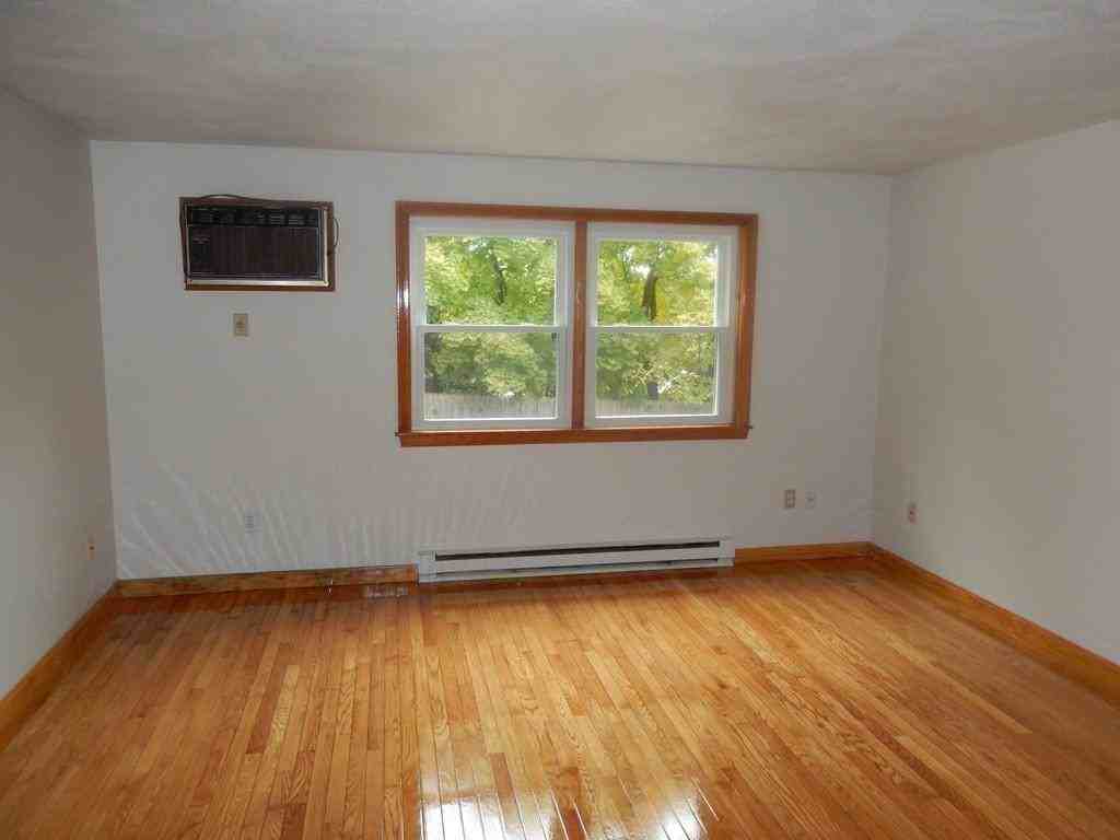 103 Spruce St - Photo 3 of 6