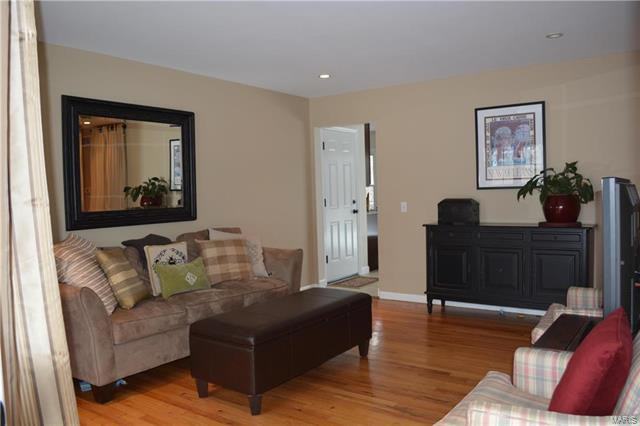 1011 Dauphine Ln - Photo 2 of 22