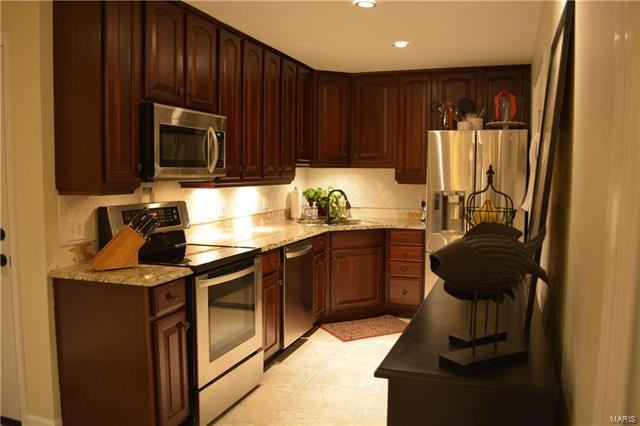 1011 Dauphine Ln - Photo 3 of 22