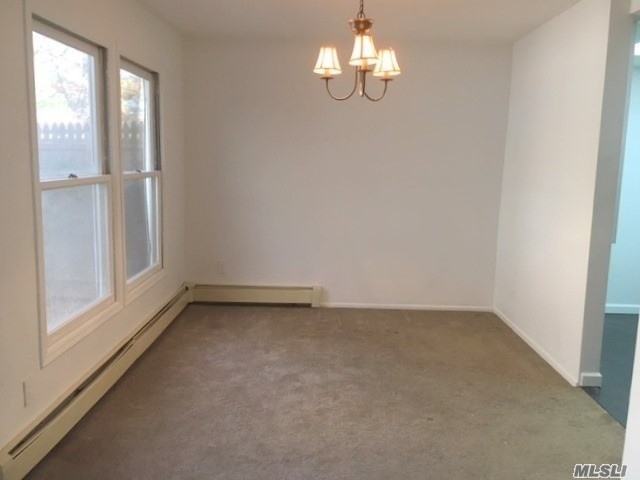 21 Springmeadow Dr - Photo 2 of 7