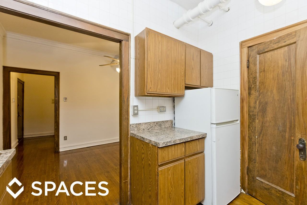 520-526 W Belden - Photo 2 of 15