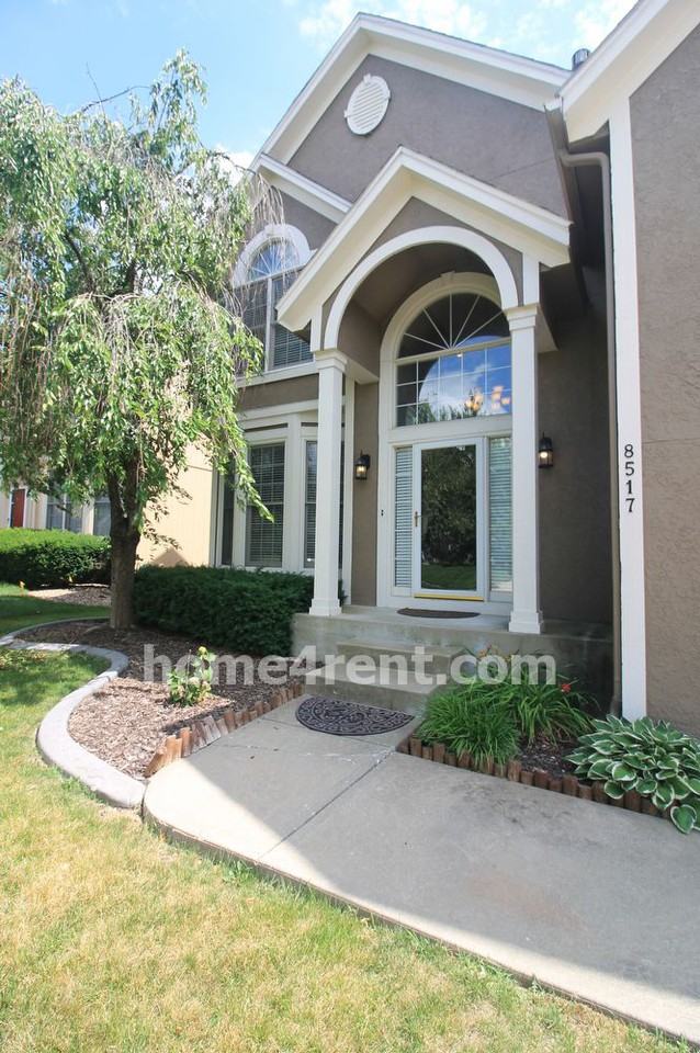 8517 W 127th Pl - Photo 3 of 50