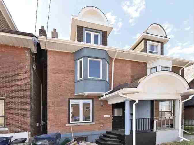 218 Broadview Avenue #Main