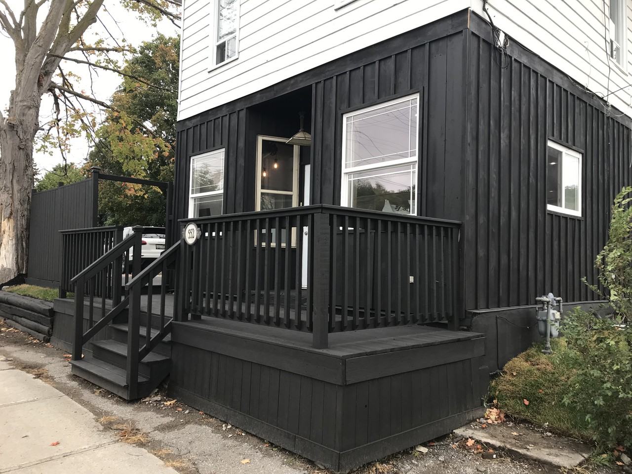 552 Armour Road Upper, Peterborough, ON K9H 1Y8 3 Bedroom Apartment