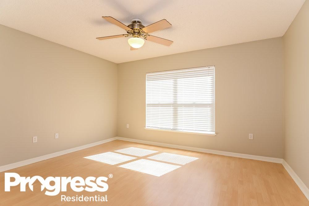 10520 Maronda Dr - Photo 2 of 14