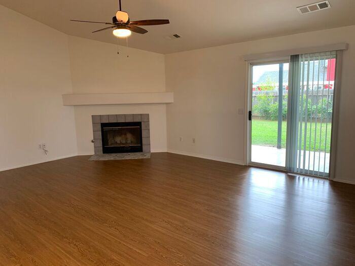 821 Woodland Ave - Photo 2 of 20