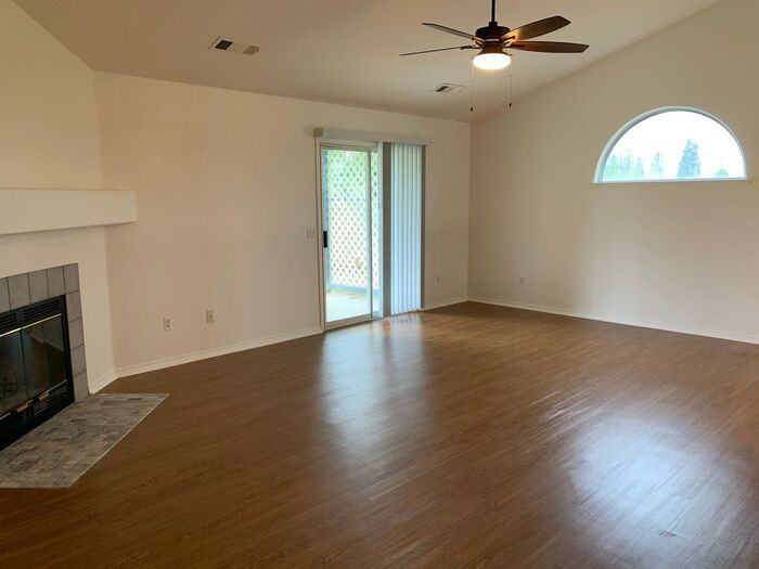 821 Woodland Ave - Photo 3 of 20