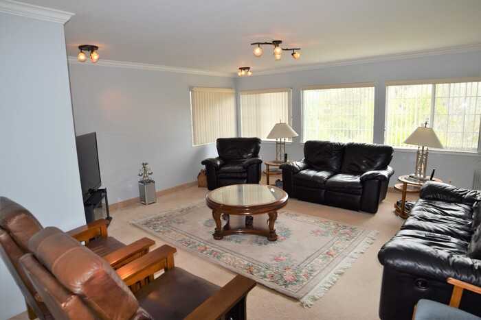 997 Casanova Ave - Photo 3 of 9